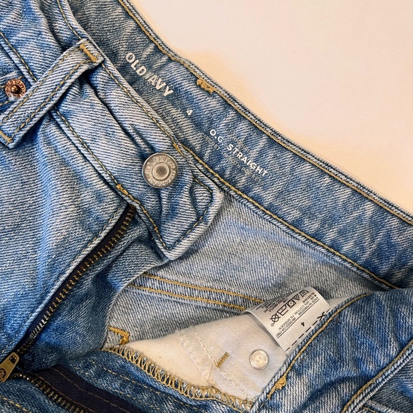 Old Navy Women's Light Blue Denim Shorts - Picture 3 of 3